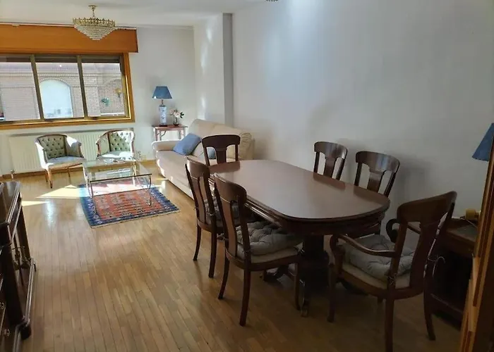 Lolas House
